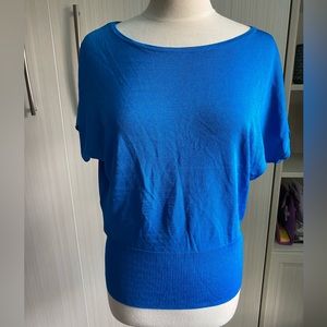 Calvin Klein short sleeve fine knit blue top size small excellent condition